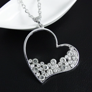 Collana con pendente a cuore in argento con strass di cristallo scintillanti da donna