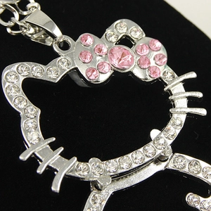 Collar largo con colgante de Hello Kitty decorado con brillantes cristales rosa y blanco