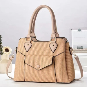 Borsa a mano beige plissettata con manici tondi e tracolla regolabile per donna