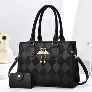 Sacs À Main En Cuir PU Matelassé Pour Femmes Sac À Bandoulière Grande Capacité Avec Décoration De Pendentif Cygne Künstliche Perle