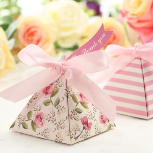 Pyramid Wedding Candy Favor Boxes Cardboard Paper With Satin Ribbon Romantic Floral Stripe Pattern Souvenir Party Packaging