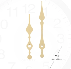 Detalle de agujas de reloj doradas estilo pala de metal de 66 mm y 95 mm