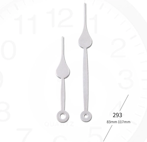 Detalle de las manecillas plateadas modelo 293 con longitudes de 83 mm y 117 mm
