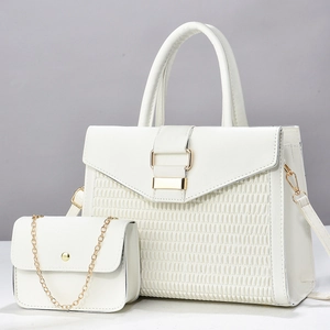 Sac à main blanc texturé en similicuir avec mini pochette assortie et détails dorés