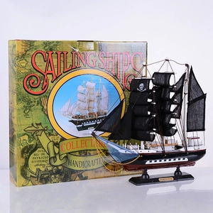 Modèle de bateau pirate méditerranéen en bois avec voiles noires et boîte cadeau rétro