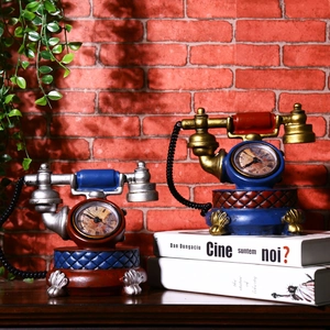 Orologio da tavolo vintage a forma di telefono europeo con numeri romani e resina retrò