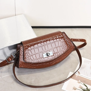 Women Shoulder Bag Crocodile Embossed PU Leather Underarm Handbag Retro Elegant Fashion Flap Silver Metal Turn Lock Purse