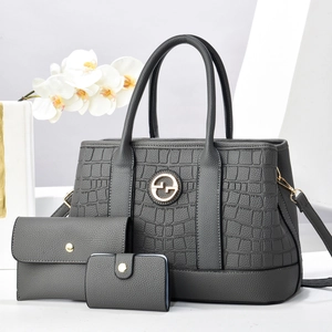 Elegant Fashion Women Crocodile Pattern PU Leather Handbag Clutch And Card Holder With Gold Circular Metal Logo