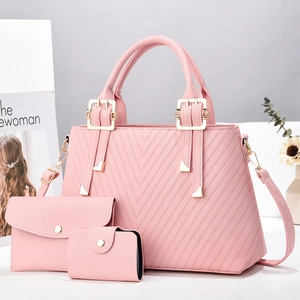 Set borse da donna rosa in 3 pezzi con motivo trapuntato e finiture dorate