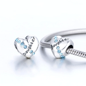 S925 zilveren hartbedel met blauw kristal en Daughter gravure voor DIY armbanden