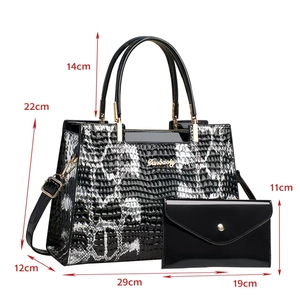 Détails des dimensions de l'ensemble de sacs à main noirs avec texture peau de serpent