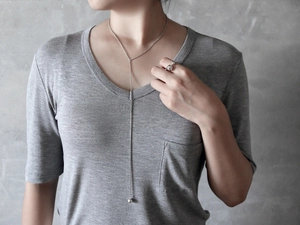 Chic S925 sterling silver Y-necklace and open double-bead ring worn by model