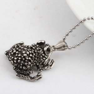 Vintage style 316L stainless steel toad pendant with beads chain for punk style jewelry