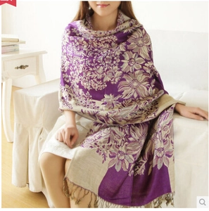 Bohemian grape flower jacquard shawl with fringes in elegant deep purple and beige tones