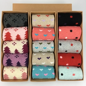 Pack de calcetines de lana gruesa de Navidad con ciervos en caja de regalo