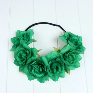 Elastic floral headband with green fabric roses for Independence Day party celebrations