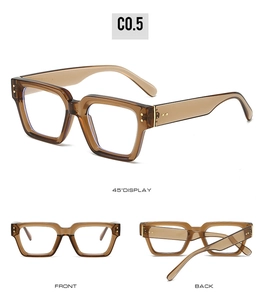 Drei-Winkel-Ansicht der braunen transparenten quadratischen Brille mit Metallnieten