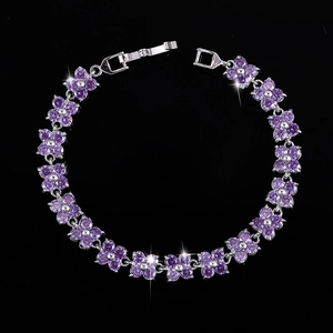 Elegante bracciale in argento con fiori in zirconia viola ed effetto stella di cristallo