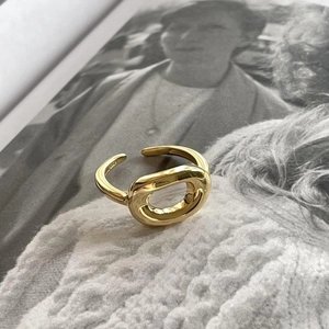 Minimalist 925 sterling silver oval open ring with irregular geometric design in gold finish