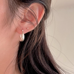 Créoles en argent poli pour femme au style minimaliste pour un usage quotidien
