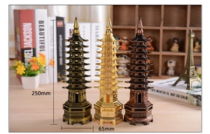 Pagode in metallo a nove livelli in bronzo, oro e rame con dimensioni del prodotto