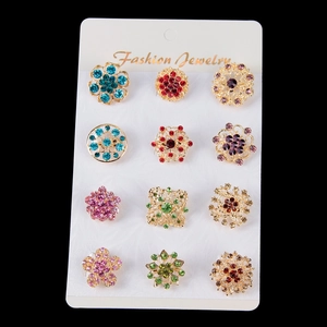 Lot de 12 broches fleurs en strass étincelants aux couleurs variées et alliage doré