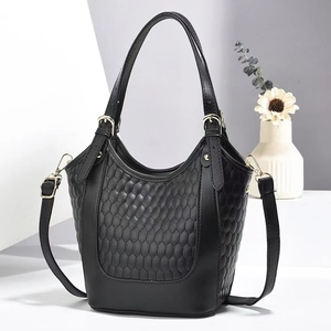 Sac Seau En Cuir PU Matelassé Mode Sac À Main Sac À Bandoulière Pour Femmes Avec Quincaillerie Dorée
