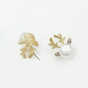 Boucles d'oreilles élégantes bois de renne avec perles et zircons scintillants
