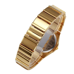 Classic gold stainless steel waterproof quartz watch for men with luxury diamond accents