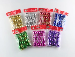Detailed set of 3cm glossy Christmas tree ball ornaments in seven vibrant colors