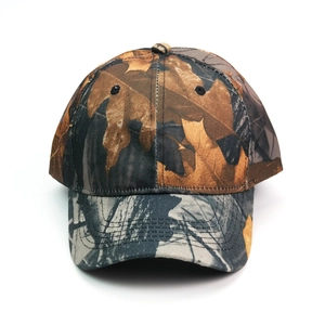 Classico cappellino da baseball outdoor con motivo mimetico bionico in tela robusta