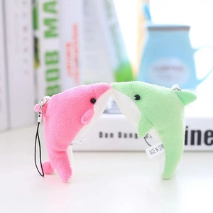 Lot de porte-clés dauphins en peluche rose et vert avec attaches métalliques