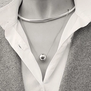 Minimalist S925 sterling silver 12mm ball pendant necklace with sleek metal choker