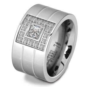 Macro shot of 18K gold plated stainless steel ring with square zircon and S-STEEL 7 engraving