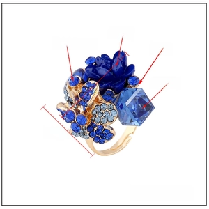 Technical dimensions of blue resin flower ring with crystal details and alloy frame
