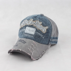 Retro baseball cap with 1969 patch embroidery and distressed details in navy and grey