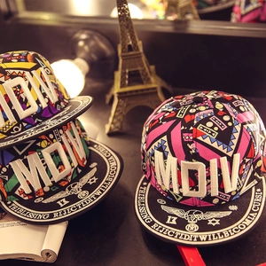 Casquette hip-hop à bord plat avec broderie MDIV et motifs graffiti colorés