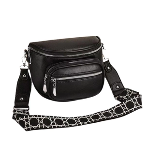 Schwarze Crossbody-Tasche aus Leder mit stylischem, geometrisch gemustertem breitem Gurt