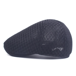 Men's breathable black mesh flat cap for summer outdoor sun protection and stylish ivy look