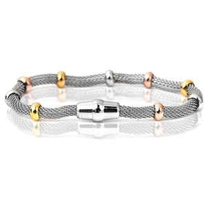Detail view of a 4mm stainless steel mesh bracelet featuring tricolor gold beads and magnetic clasp