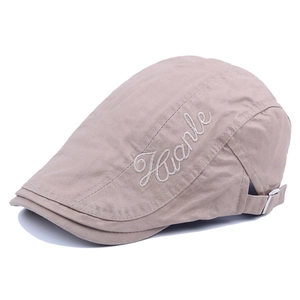 Béret classique beige pour hommes avec broderie latérale et boucle en métal réglable