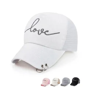 Casquette De Baseball Brillante En Filet Pour Femmes Broderie Love Respirant Trucker Hat Anneaux Métalliques Streetwear
