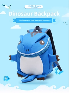 Detail of 3D dinosaur backpack for kids with 3D fins and blue breathable shoulder straps