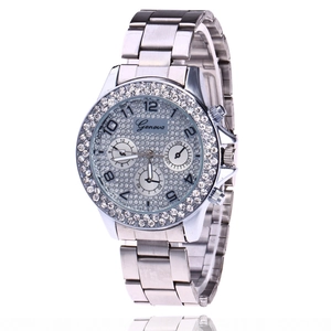 Orologio Geneva in acciaio argento con lunetta di cristalli e quadrante in strass