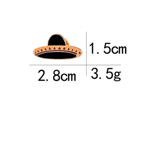 Detail view of cartoon sombrero enamel pin with size 2.8cm x 1.5cm and weight 3.5g