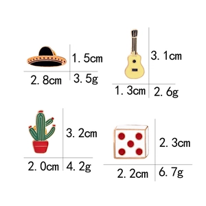 Size and weight specifications for enamel brooch pins set showing dimensions in centimeters