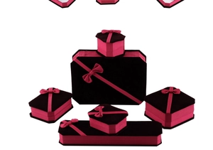 Velvet jewelry gift boxes with bow detail for rings, necklaces, and bracelets set
