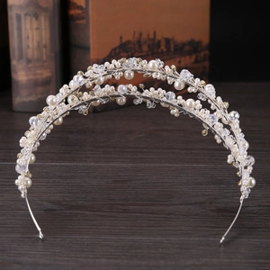 Détails du serre-tête de mariée fait main avec double rangée de perles et cristaux fins