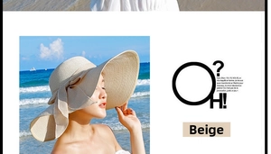 Detalle de un sombrero de paja plegable beige con un lazo elegante para la protección solar de playa