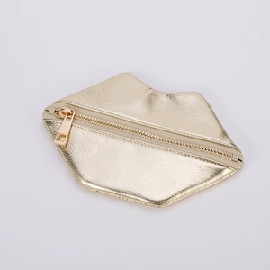 Creative gold lip-shaped mini coin purse in PU leather with metallic finish and zipper